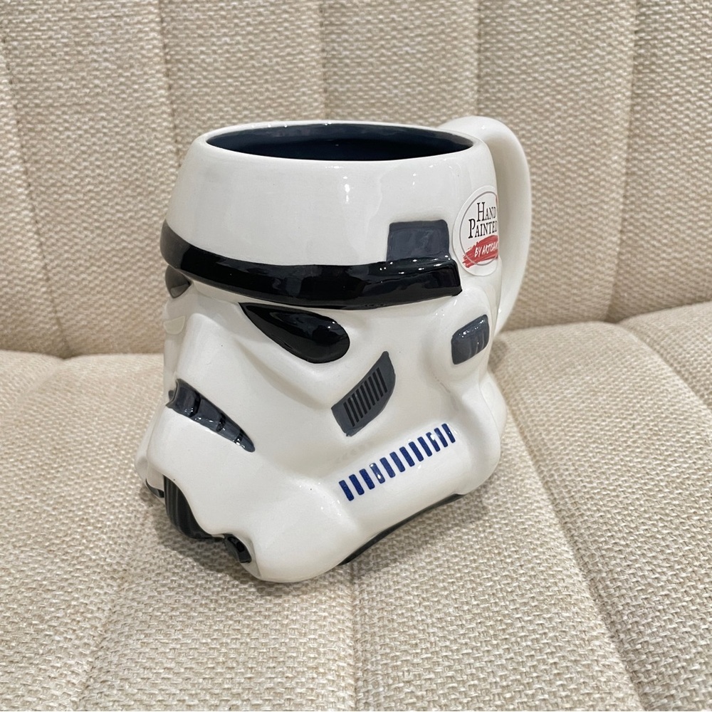 NEW Star Wars Stormtrooper 3D Sculpted Ceramic Mug‎ Hand Painted Artisan Helmet